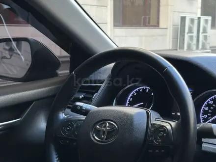 Toyota Camry 2019 года за 10 500 000 тг. в Алматы – фото 29