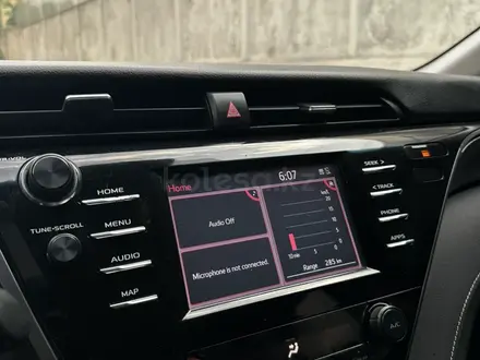 Toyota Camry 2019 года за 10 500 000 тг. в Алматы – фото 36