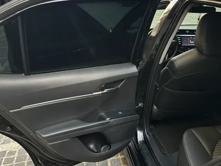Toyota Camry 2019 года за 10 500 000 тг. в Алматы – фото 39
