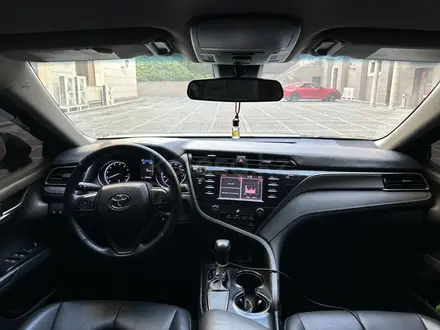 Toyota Camry 2019 года за 10 500 000 тг. в Алматы – фото 40