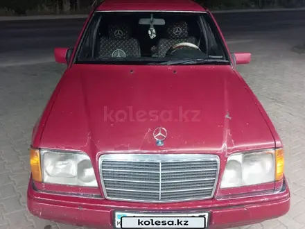 Mercedes-Benz E 200 1995 года за 1 700 000 тг. в Райымбек (Карасайский р-н) – фото 13