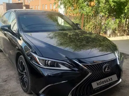 Lexus ES 250 2019 года за 22 000 000 тг. в Кызылорда – фото 2