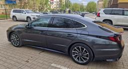 Hyundai Sonata 2022 года за 13 500 000 тг. в Уральск – фото 2