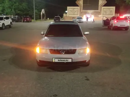 Volkswagen Passat 1998 года за 1 100 000 тг. в Тараз – фото 10