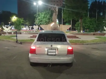 Volkswagen Passat 1998 года за 1 100 000 тг. в Тараз – фото 11