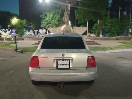 Volkswagen Passat 1998 года за 1 100 000 тг. в Тараз – фото 6