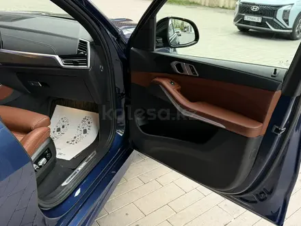 BMW X5 2021 года за 44 000 000 тг. в Астана – фото 35