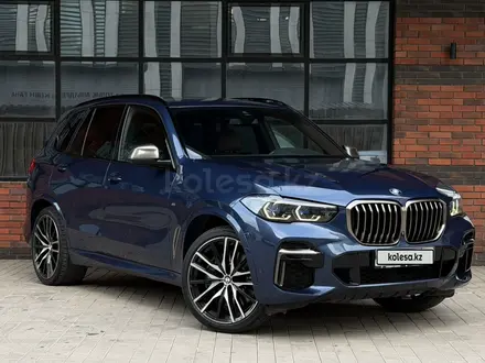 BMW X5 2021 года за 44 000 000 тг. в Астана