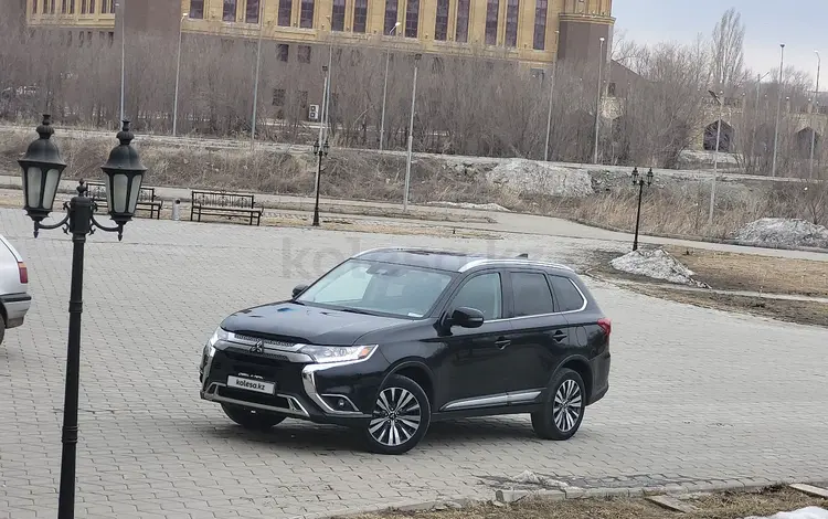 Mitsubishi Outlander 2020 года за 14 000 000 тг. в Усть-Каменогорск