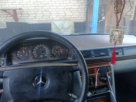 Mercedes-Benz E 230 1991 года за 1 700 000 тг. в Шу – фото 6