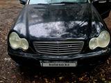 Mercedes-Benz C 240 2004 года за 2 700 000 тг. в Усть-Каменогорск
