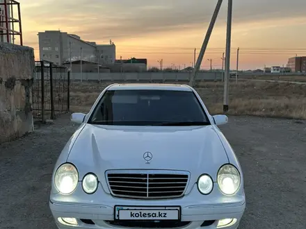 Mercedes-Benz E 320 2001 года за 5 900 000 тг. в Атырау – фото 4