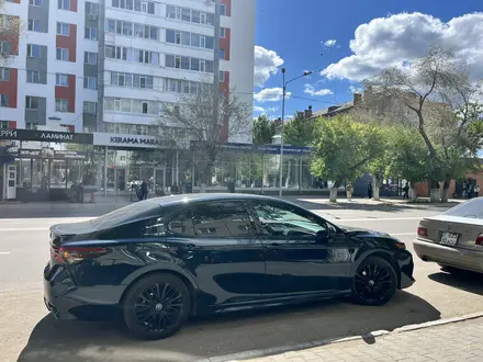 Toyota Camry 2018 года за 11 800 000 тг. в Костанай