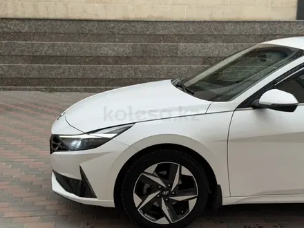 Hyundai Elantra 2021 года за 8 800 000 тг. в Алматы – фото 11