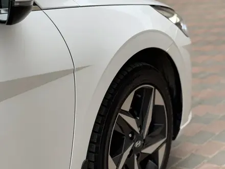 Hyundai Elantra 2021 года за 8 800 000 тг. в Алматы – фото 12
