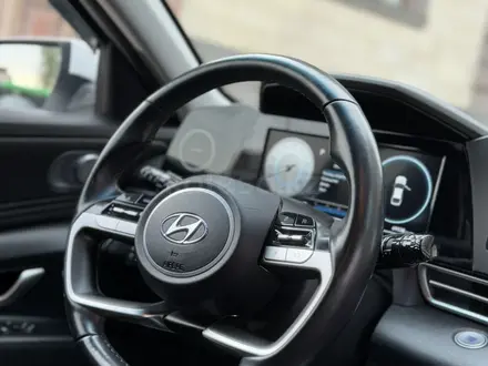Hyundai Elantra 2021 года за 8 800 000 тг. в Алматы – фото 28