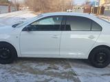 Skoda Rapid 2015 года за 5 200 000 тг. в Уральск – фото 3