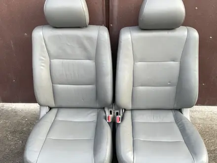 Передние сидения (кожа) Toyota Land Cruiser 100 105 Электро за 200 000 тг. в Алматы