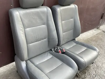 Передние сидения (кожа) Toyota Land Cruiser 100 105 Электро за 200 000 тг. в Алматы – фото 3