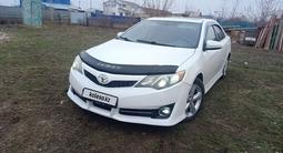 Toyota Camry 2014 года за 8 500 000 тг. в Актобе – фото 2