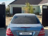 Mercedes-Benz E 240 2004 года за 2 500 000 тг. в Атырау – фото 3