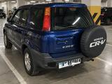 Honda CR-V 2001 года за 4 444 444 тг. в Алматы – фото 3