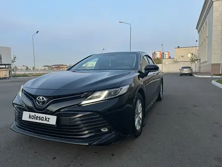 Toyota Camry 2021 года за 17 000 000 тг. в Астана – фото 2