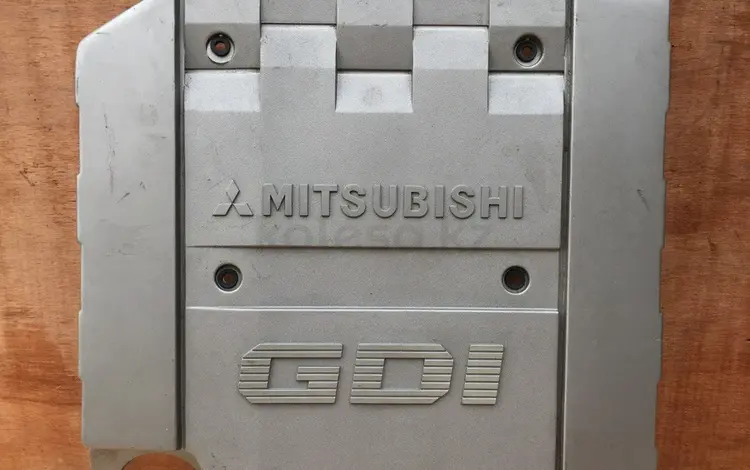 Декоративная верхняя защита (накладка, пластик) двигателя Митсубиси за 5 000 тг. в Алматы