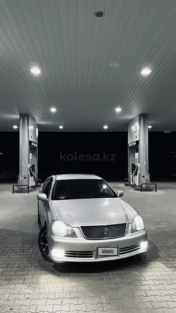 Toyota Crown, 2005
