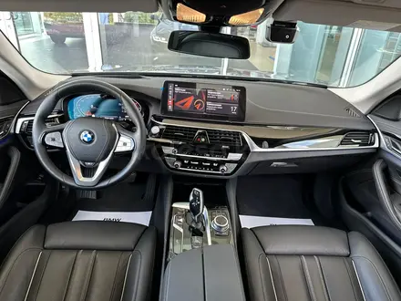 BMW 520 2022 года за 22 000 000 тг. в Алматы – фото 14