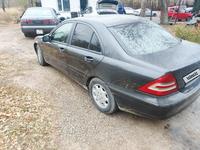 Mercedes-Benz C 180 2000 года за 1 650 000 тг. в Караганда