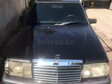 Mercedes-Benz E 260 1992 года за 1 150 000 тг. в Алматы