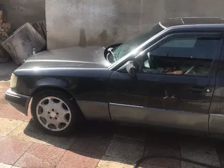 Mercedes-Benz E 260 1992 года за 1 150 000 тг. в Алматы – фото 2