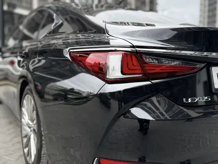 Lexus ES 250 2022 года за 20 300 000 тг. в Алматы – фото 3