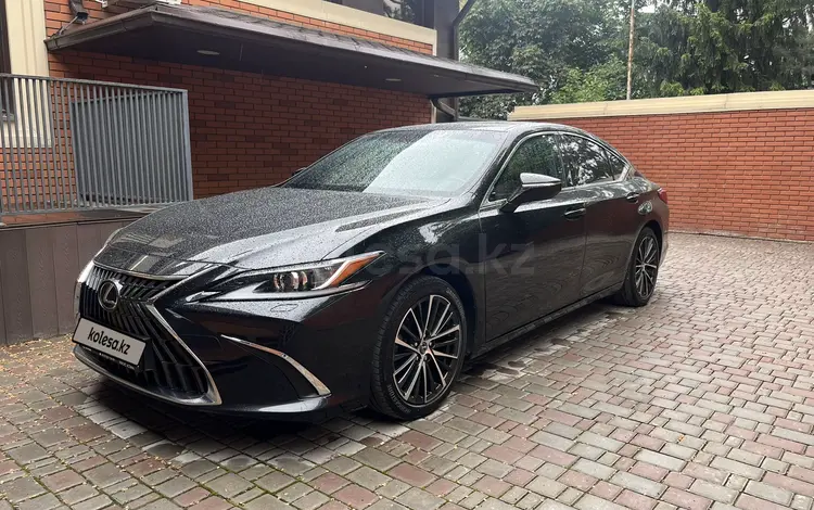 Lexus ES 250 2022 годаүшін20 300 000 тг. в Алматы