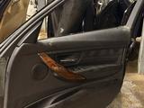 Двери на Bmw f30/дверь на бмв ф30 капот крыло фары фонари за 5 000 тг. в Алматы – фото 4