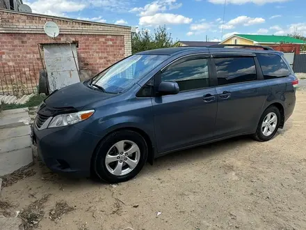 Toyota Sienna 2013 года за 11 500 000 тг. в Атырау