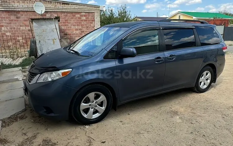 Toyota Sienna 2013 годаfor11 500 000 тг. в Атырау