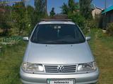 Volkswagen Sharan 2000 года за 1 500 000 тг. в Актобе – фото 2