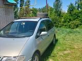 Volkswagen Sharan 2000 года за 1 500 000 тг. в Актобе – фото 3