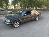 Mercedes-Benz E 220 1993 годаүшін2 400 000 тг. в Алматы