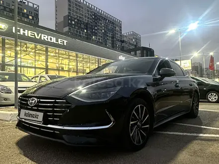 Hyundai Sonata 2020 года за 12 500 000 тг. в Астана – фото 2