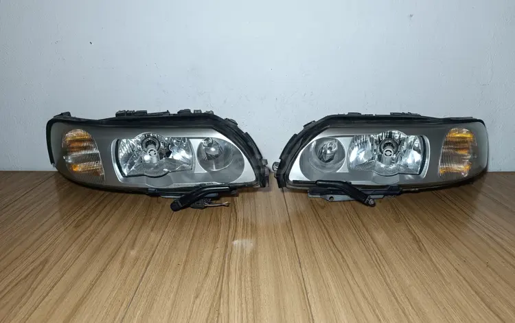 Фары 2шт XENON дворники Volvo R S60 V70 XC70 00-10г Вольво S60R V70R за 120 000 тг. в Караганда