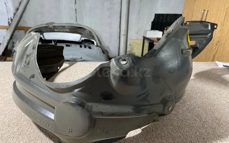 Передний подкрыльник — Toyota Yaris NCP91 2005-2011 седанүшін5 500 тг. в Алматы