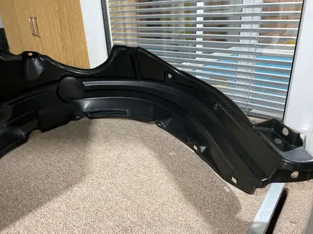 Передний подкрыльник — Toyota Yaris NCP91 2005-2011 седан за 5 500 тг. в Алматы – фото 8