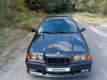 BMW 318 1995 года за 2 350 000 тг. в Алматы