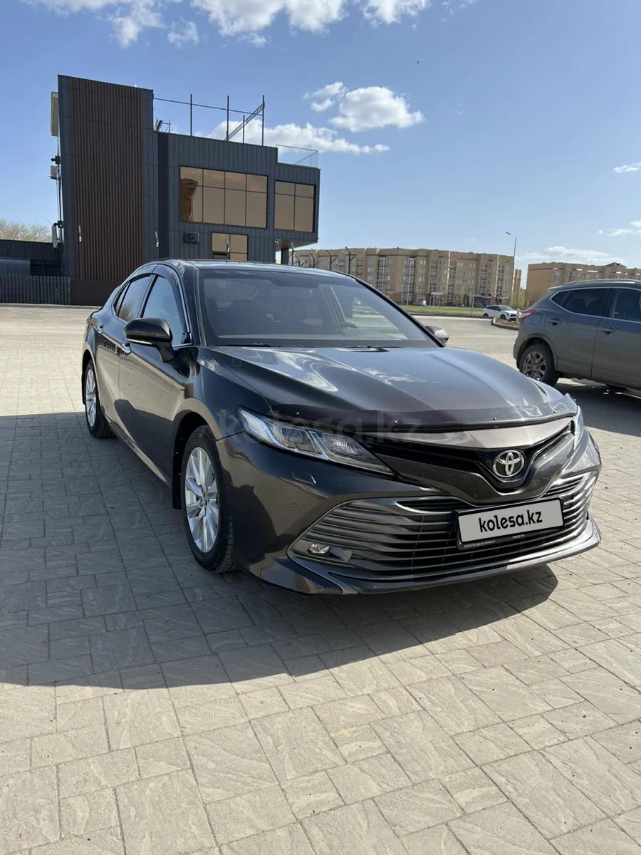 Toyota Camry 2019 г.