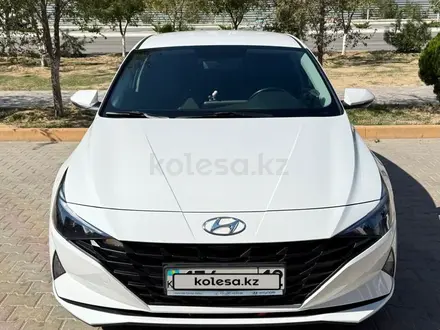 Hyundai Elantra 2021 года за 8 500 000 тг. в Актау – фото 2