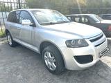 Volkswagen Touareg 2004 года за 3 200 000 тг. в Костанай – фото 3