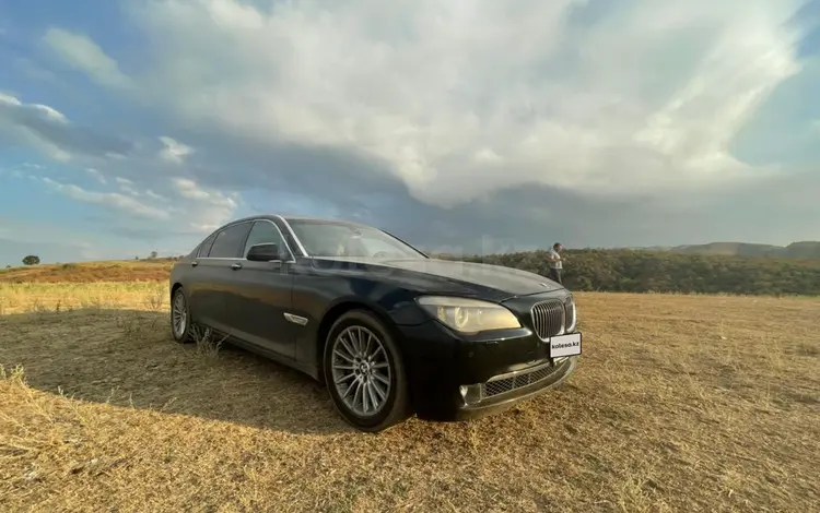 BMW 750 2009 года за 9 000 000 тг. в Алматы